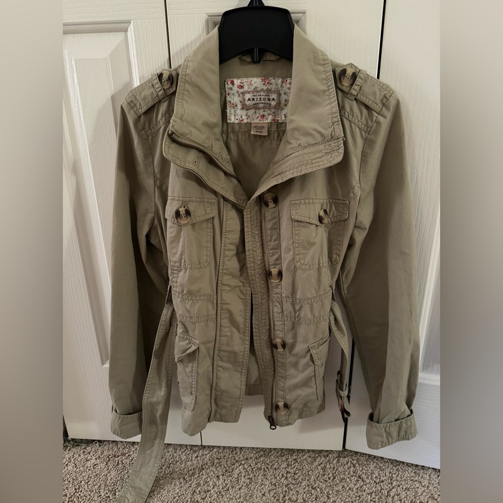 Jacket with zipper closing and option of button closure w/belt